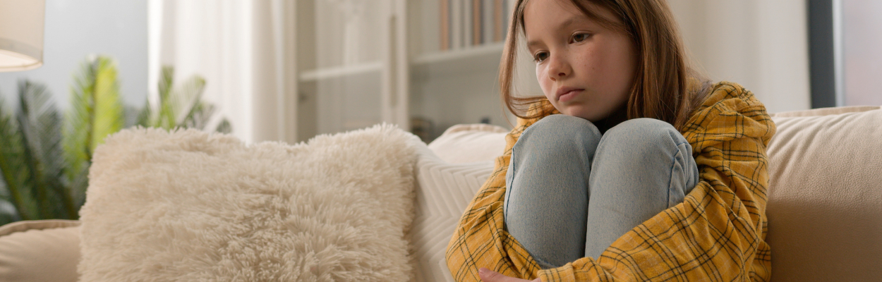 young girl experiencing a mental health crisis at home